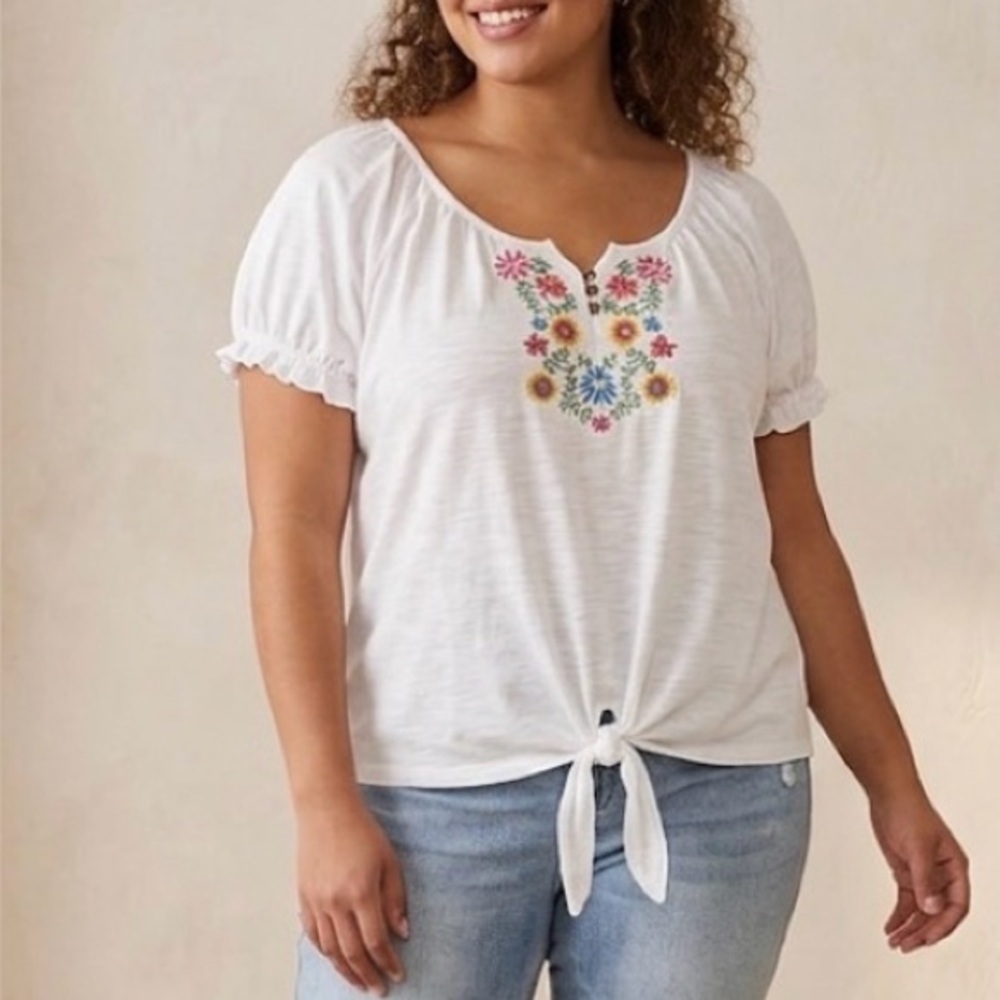 New York Laundry white Peasant style top with‎ a colorful, embroidered yolk, XL